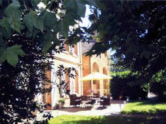Le Platane Bed & Breakfast Lafrancaise Bagian luar foto