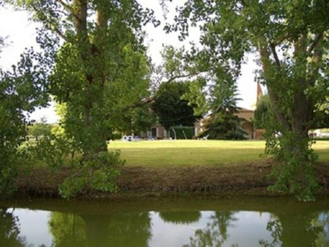 Le Platane Bed & Breakfast Lafrancaise Bagian luar foto