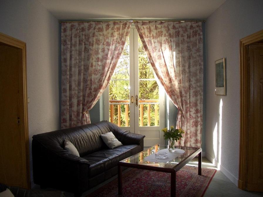 Le Platane Bed & Breakfast Lafrancaise Bagian luar foto