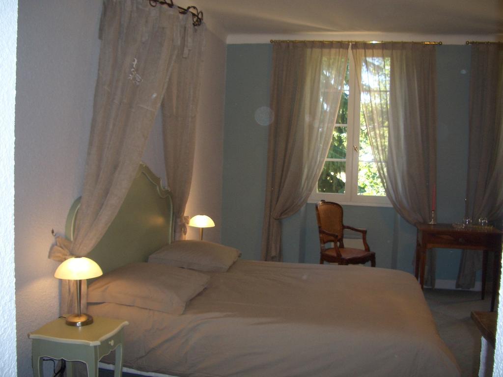 Le Platane Bed & Breakfast Lafrancaise Bagian luar foto